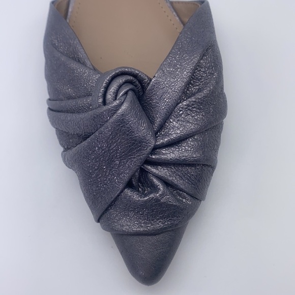 Donald Pliner - Dorsey Silver Leather Pointed Toe Flats Size 8.5 - Picture 3 of 15